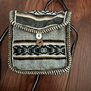 Small crossover bag